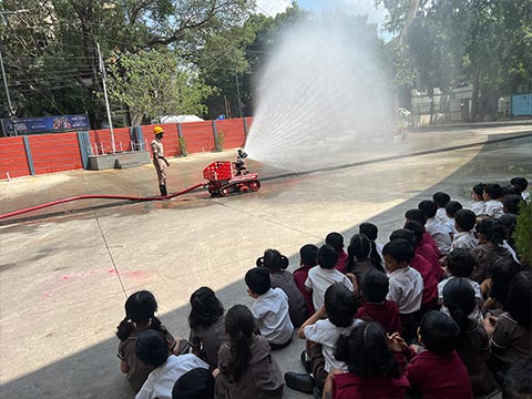 KG 1 Field trip to Fire station - 8