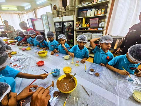 Montessori visit to the Chocolatier - 8