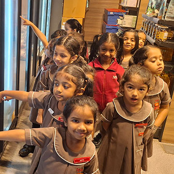 KG 1 visit to the supermarket